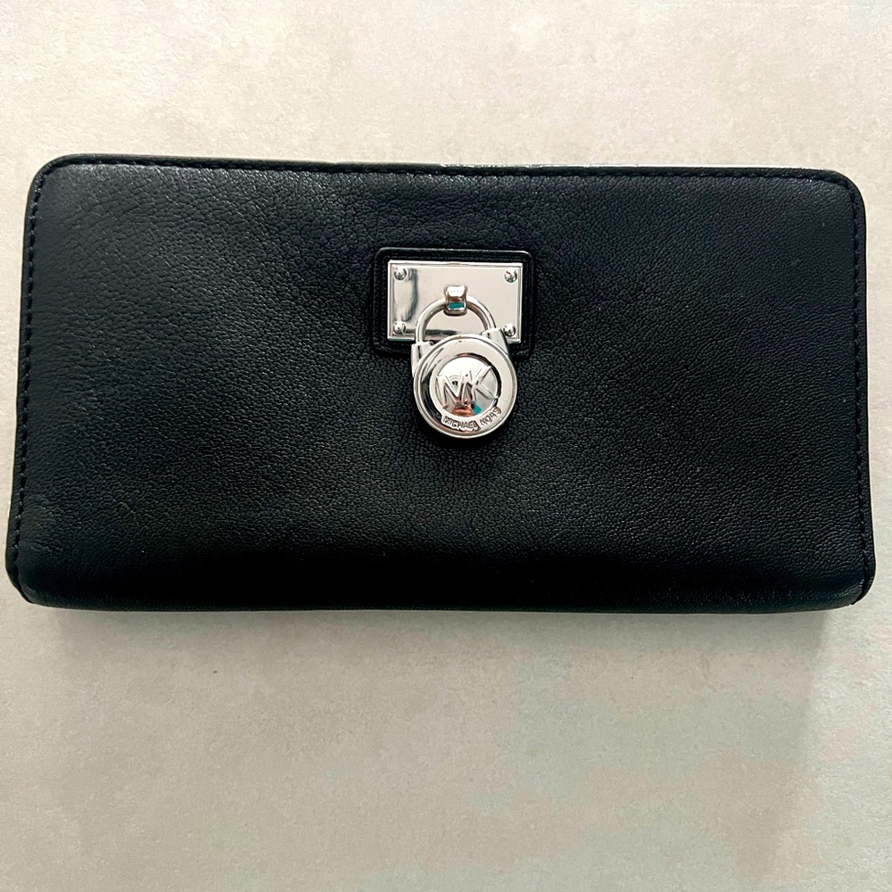 MICHAEL KORS HAMILTON LOCK WALLET